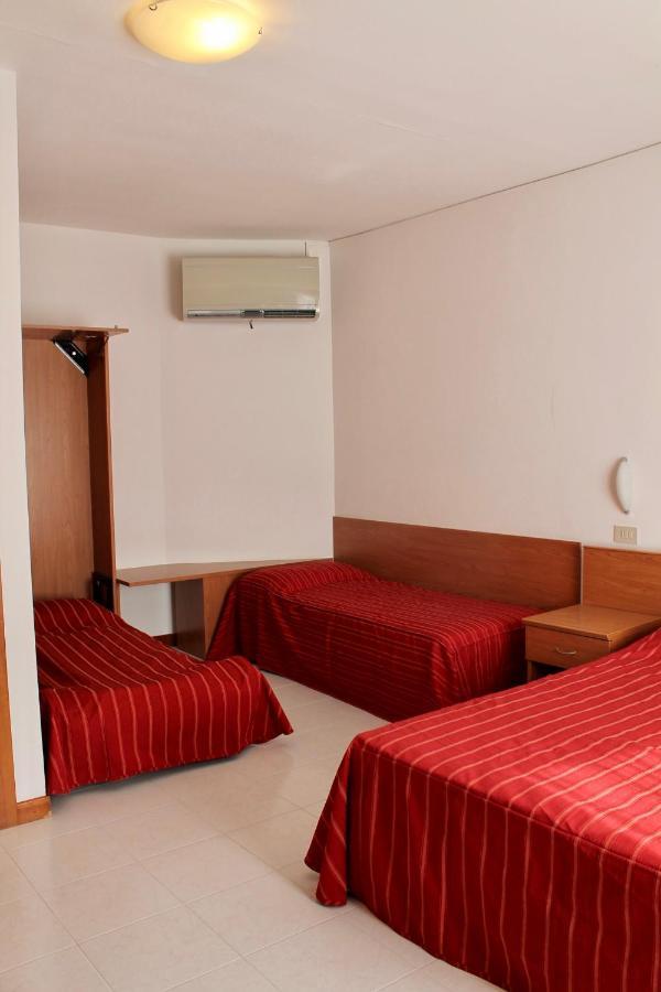 Hotel Vienna Caorle Luaran gambar