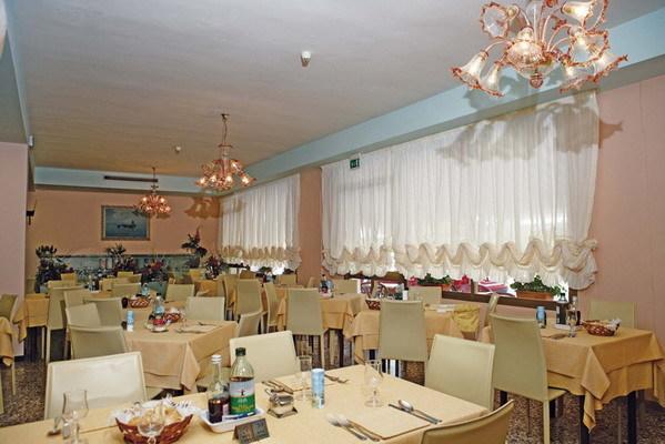 Hotel Vienna Caorle Luaran gambar