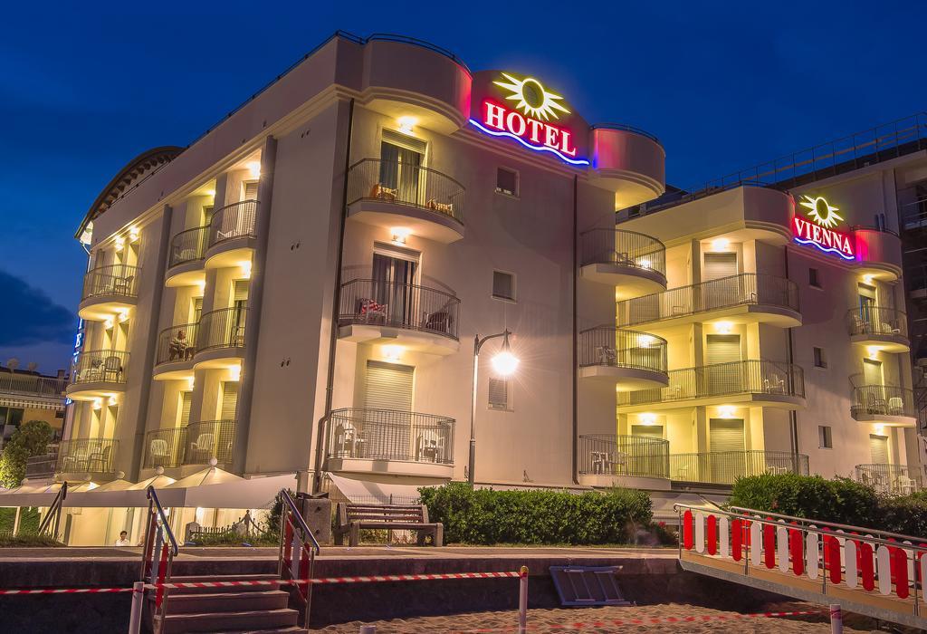 Hotel Vienna Caorle Luaran gambar